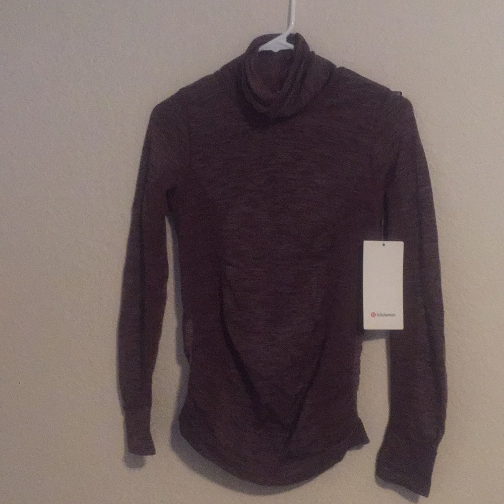 Lululemon Maroon turtleneck sz 4